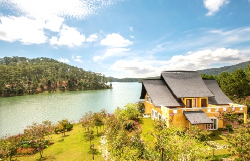 Thư giãn mùa hè tại Bình An Village Resort Dalat sang trọng và quyến rủ bên hồ Tuyền Lâm