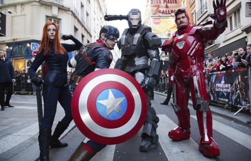 'Captain America: Nội chiến siêu anh hùng' - Iron Man gửi lời thách đấu tới team Captain từ Paris