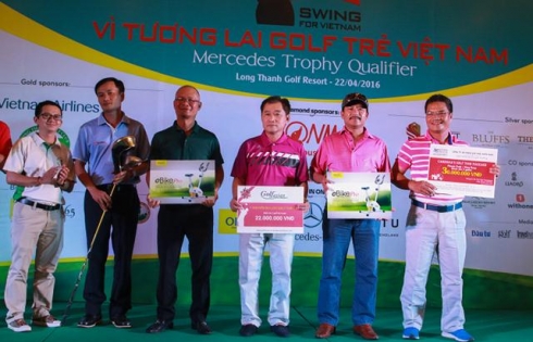 221 triệu đồng dành cho Quỹ Golf Trẻ từ giải golf 'Swing for Vietnam' 2016