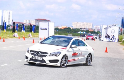 Mercedes-Benz ứng dụng công nghệ an toàn trên đường đua