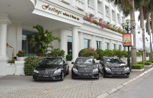 Mercedes-Benz Việt Nam bàn giao 4 xe E-Class cho khách sạn 5 sao Pearl River Hải Phòng