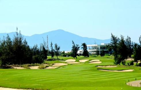 Sân golf Montgomerie Links ưu đãi hấp dẫn dịp cuối năm