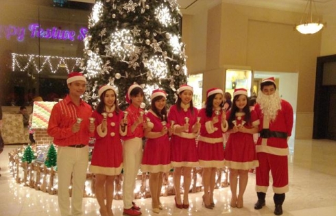 Lễ thắp sáng cây thông Noel tại khách sạn Nikko Hanoi