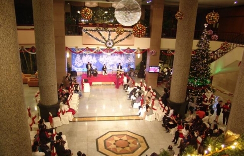 Tưng bừng Giáng sinh và chào năm mới 2017 tại khách sạn Halong Plaza 