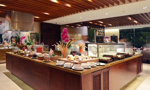 Ngày Tết khám phá ẩm thực Việt tại khách sạn Crowne Plaza Hanoi 