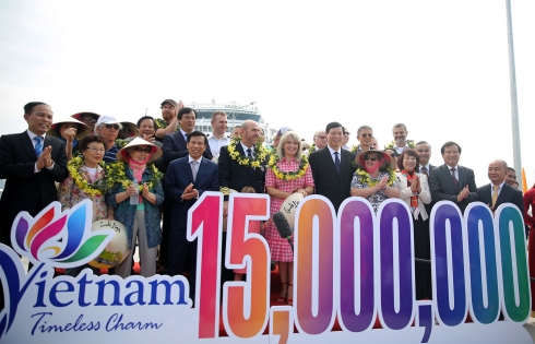 Việt Nam đón khách quốc tế thứ 15 triệu