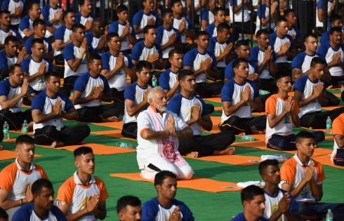 Người dân Ấn Độ hưởng ứng Ngày Yoga
