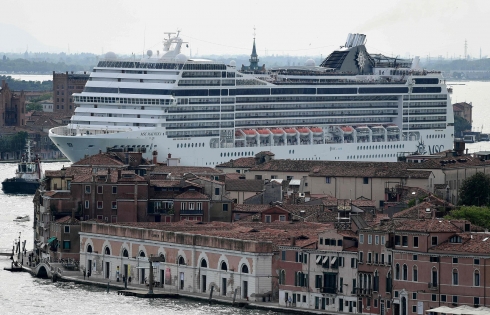 Venice cấm tàu du lịch