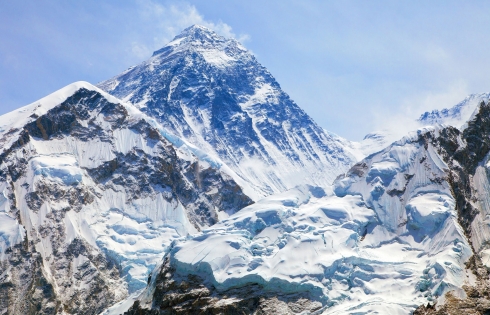 Nepal đặt ra quy tắc leo núi Everest mới