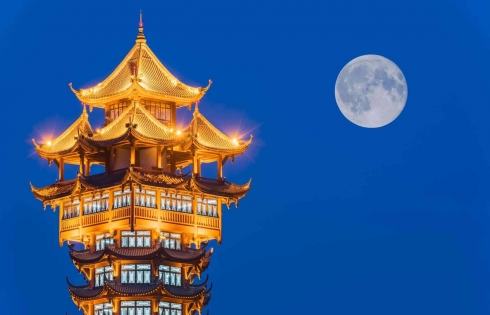 Mặt trăng nhân tạo thắp sáng Trung Quốc