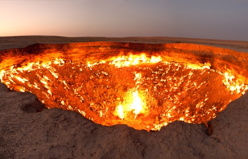 “Cánh cổng địa ngục” 50 năm rực cháy