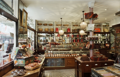 Những cửa hàng lâu đời nhất Paris