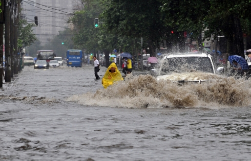 Trung Quốc ngập lụt nặng nề