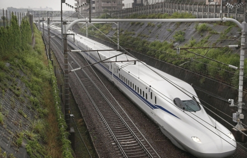 Nhật Bản chạy tàu Shinkansen kiểu mới