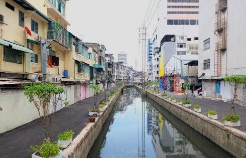Con kênh ô nhiễm trở thành phố đi bộ mới