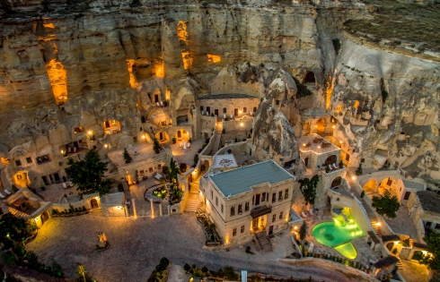 Khách sạn hang đá tráng lệ ở Thổ Nhĩ Kỳ