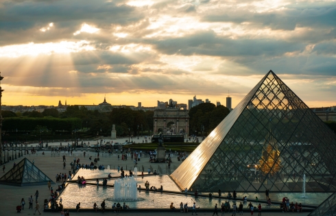 Bảo tàng Louvre tìm được bộ giáp quý