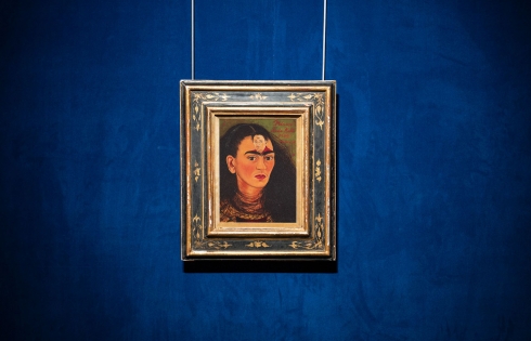 Tranh của Frida Kahlo bán được gần 800 tỷ đồng