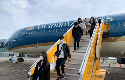 Việt Nam mở lại các đường bay quốc tế từ 1/1/2022