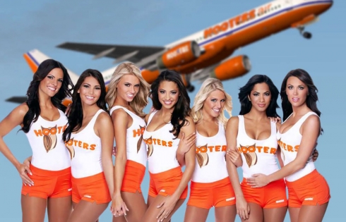 Hooters Air - hãng bay “mát mẻ” đóng cửa sau 3 năm