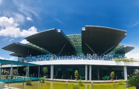 Vietnam Airlines triển khai dịch vụ trực tuyến tại sân bay Cần Thơ