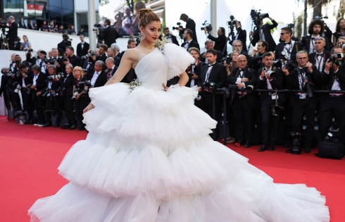 Những trang phục đẹp nhất Liên hoan phim Cannes 2022