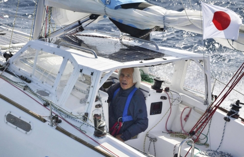 Vượt Đại Tây Dương một mình ở tuổi 83