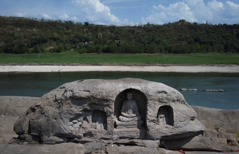 Phát hiện 3 tượng Phật 600 năm tuổi dưới đáy sông Trường Giang