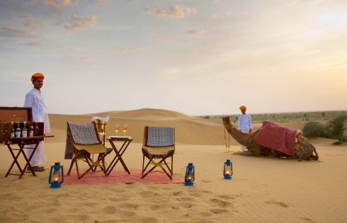 Khi khách sạn sang trọng nằm giữa lòng sa mạc