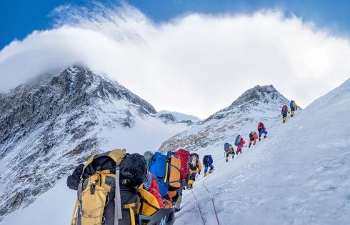 Vinh quang và cay đắng khi chinh phục đỉnh Everest