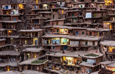 Ngôi làng kì lạ ở Iran nơi mái nhà là đường đi