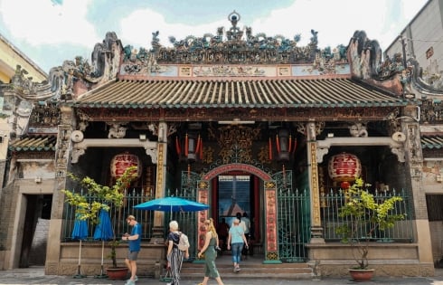 Viếng thăm chùa Bà Thiên Hậu, cổ tự lâu đời của người Hoa tại Sài Gòn