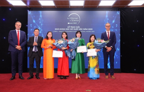 3 nhà khoa học nữ Việt Nam được trao giải thưởng L'Oréal - UNESCO năm 2023