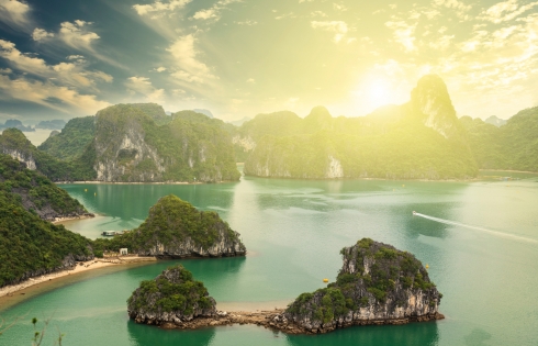 Quảng Ninh: Từ điểm nóng du lịch thành điểm đến đầu tư hấp dẫn nhất Việt Nam
