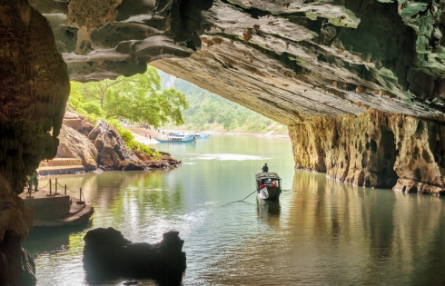 Phát hiện kỳ quan thiên nhiên mới trong hang động tại Quảng Bình