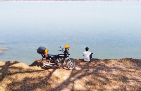 8 ngày độc hành Lào bằng xe máy chỉ với 8 triệu đồng