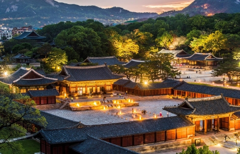 Nhiều cung điện tại Seoul mở cửa đón khách về đêm