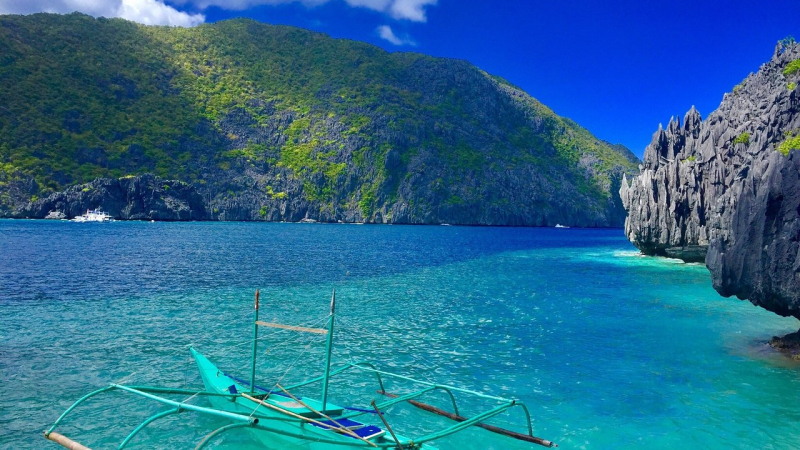 Giá vé máy bay giảm gần 50%, khách háo hức tìm tour du lịch trong nước