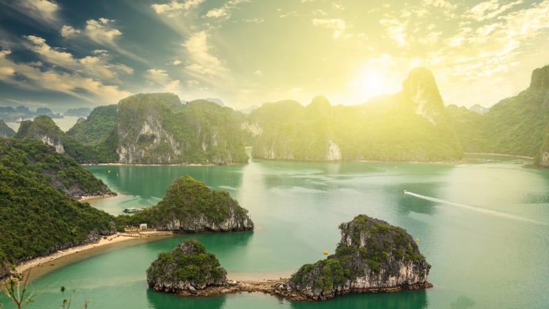 Quảng Ninh: Từ điểm nóng du lịch thành điểm đến đầu tư hấp dẫn nhất Việt Nam