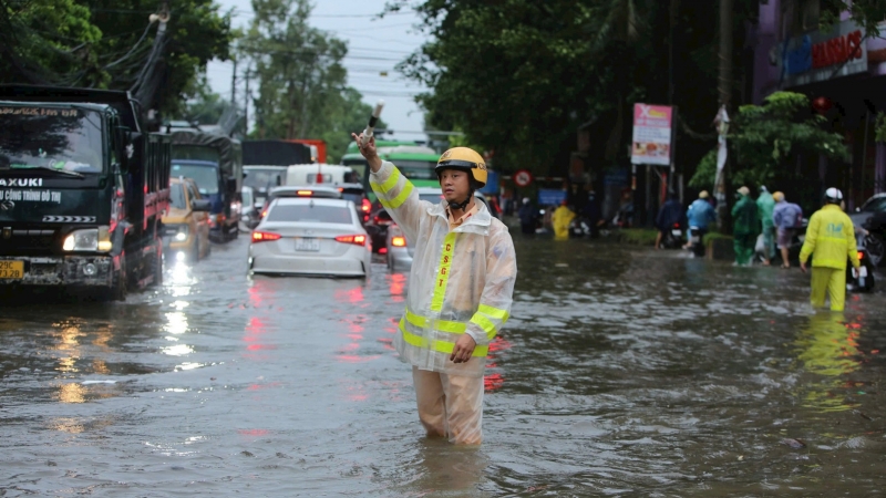 Hà nội cảnh báo khẩn cấp nguy cơ ngập lụt sau bão Yagi 2024, ký ức về trận lụt lịch sử năm 2008 lại trỗi dậy