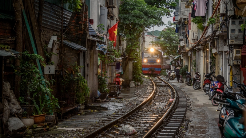 Những ngày đầu bán vé tàu Tết: Người dân xếp hàng từ sớm, 6.000 vé hết sạch trong 2 tiếng