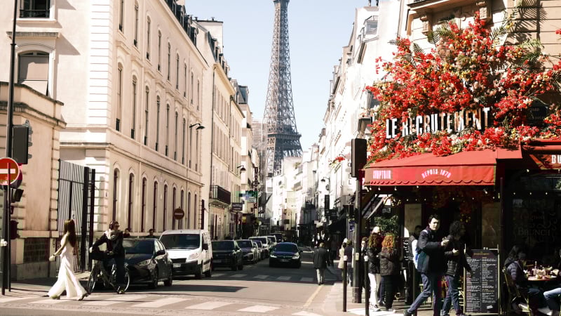 Paris, những mùa yêu rơi trên phố