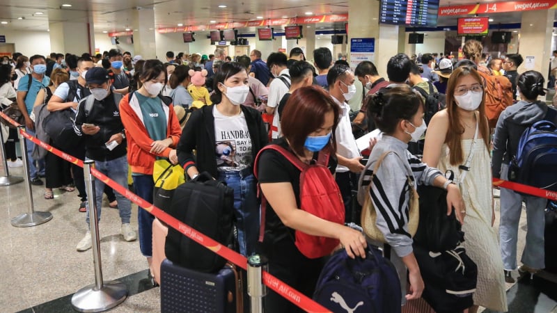 Hãng hàng không Vietjet và câu chuyện để hành khách 'vạ vật' ở sân bay nhiều giờ đồng hồ
