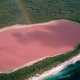 Kỳ thú hồ nước màu hồng ở Úc