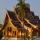 Khách du lịch đổi tiền ngoài hệ thống chính thức ở Lào có thể bị phạt