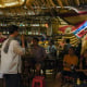 Khi đờn ca tài tử bước vào quán bar