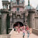 Ngày công viên Disneyland đầu tiên trên thế giới mở cửa