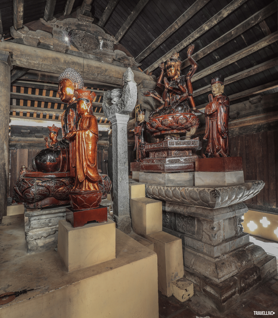 Tượng quan âm Nam Hải trên bệ Phật đá thời Trần