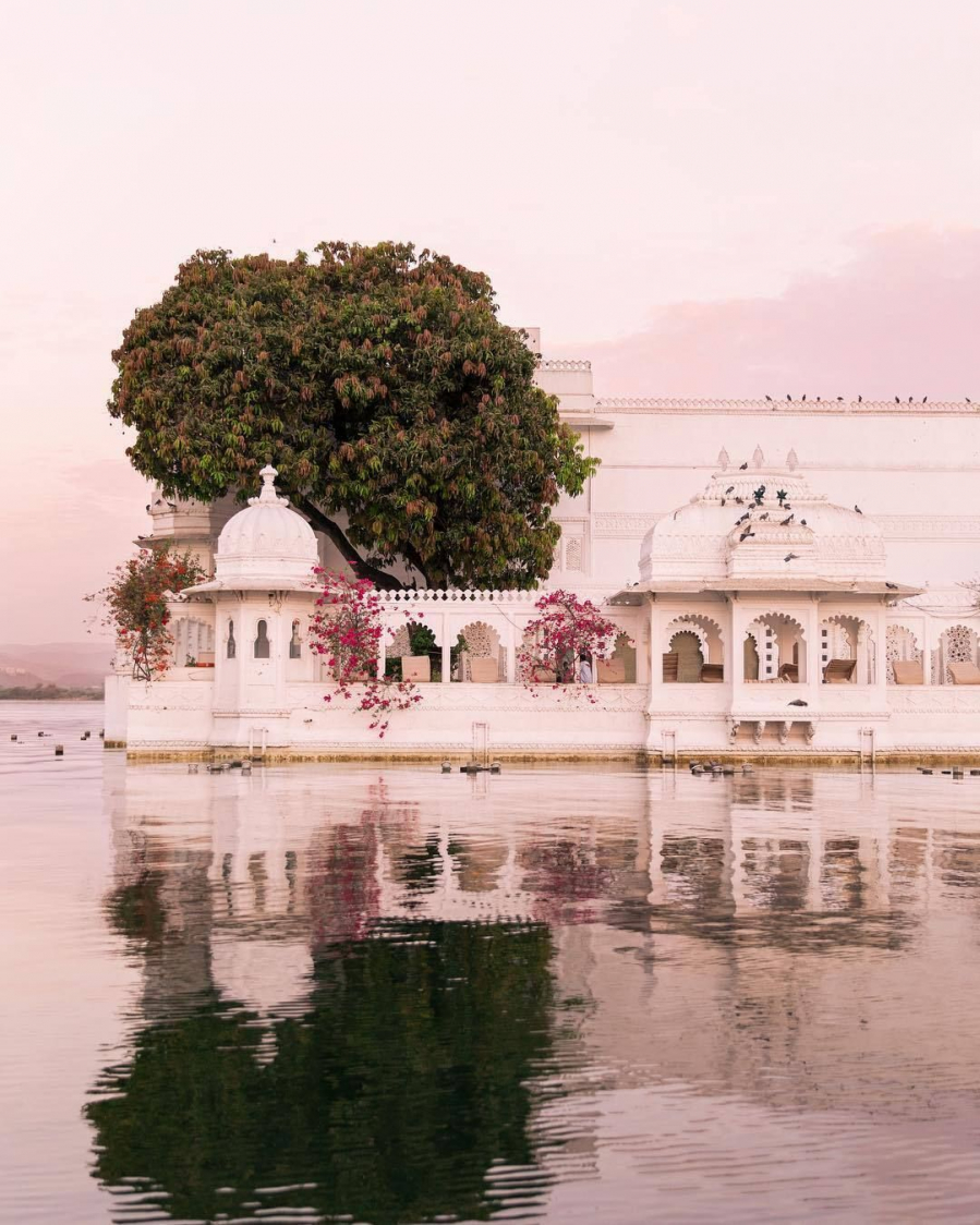 Udaipur với cung điện bên hồ là một điểm đến nổi tiếng