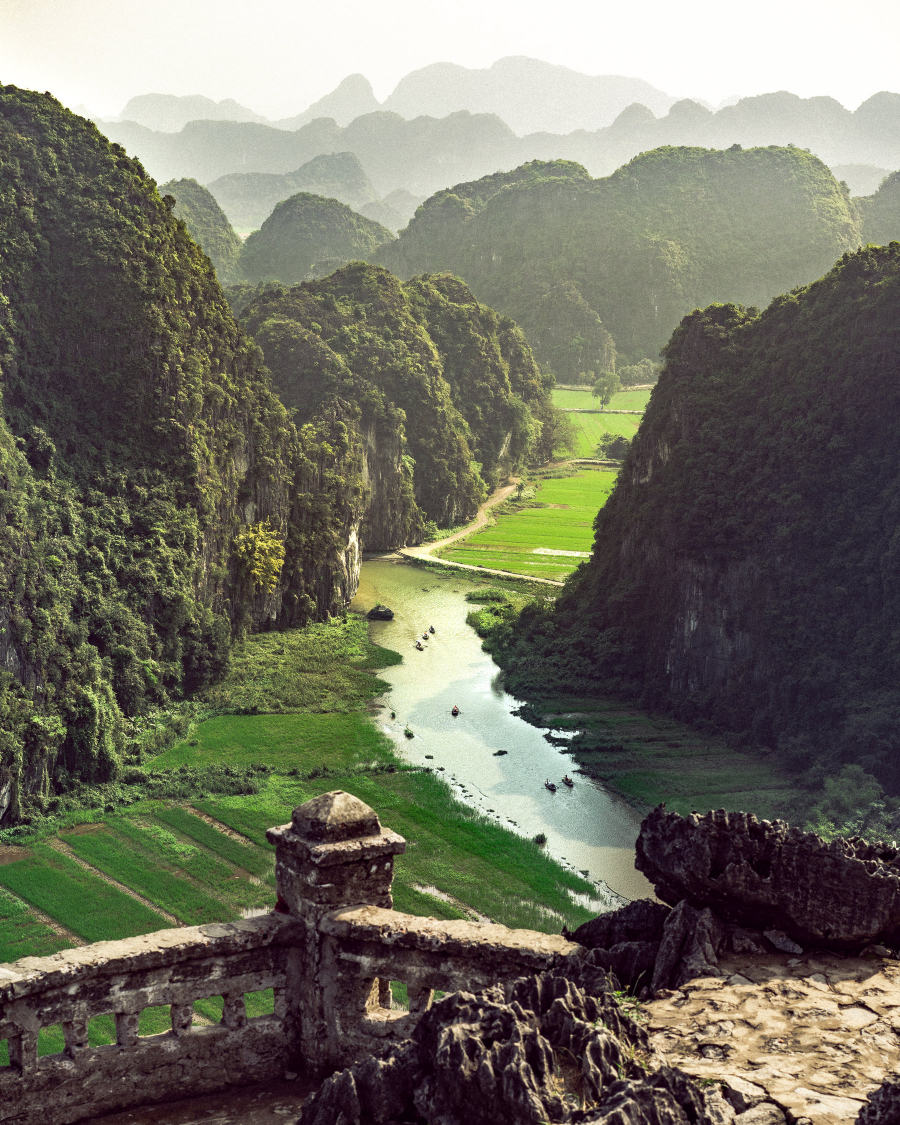 Phong cảnh Hang Múa - Tam Cốc, Ninh Bình, Việt Nam. Ảnh: Những khu rừng trống ở Việt Nam - David Rama Terrazas Morales